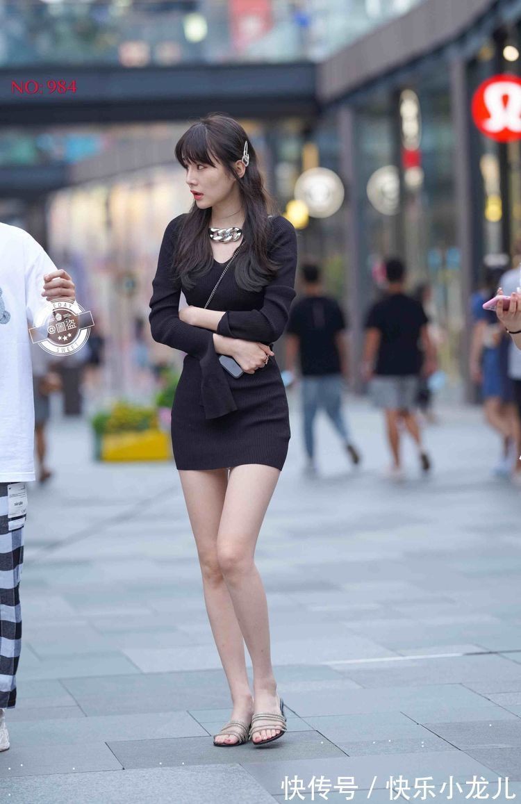 穿搭 美丽自信的连衣裙穿搭增添女神气质,透出完美的成熟感,减龄优雅