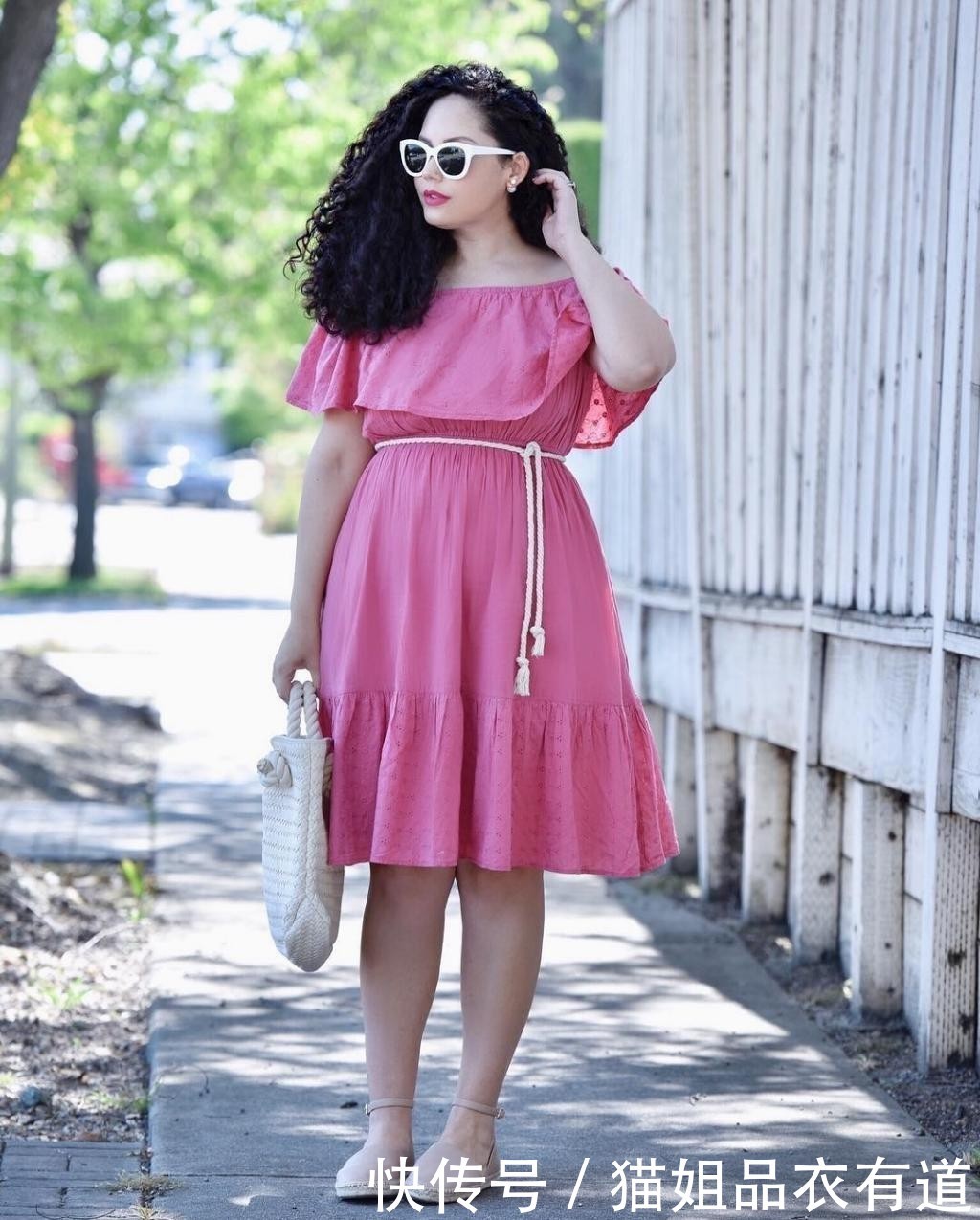 露肤|160斤的大码博主,4条法则教你“瘦身穿搭”,穿衣楷模名不虚传