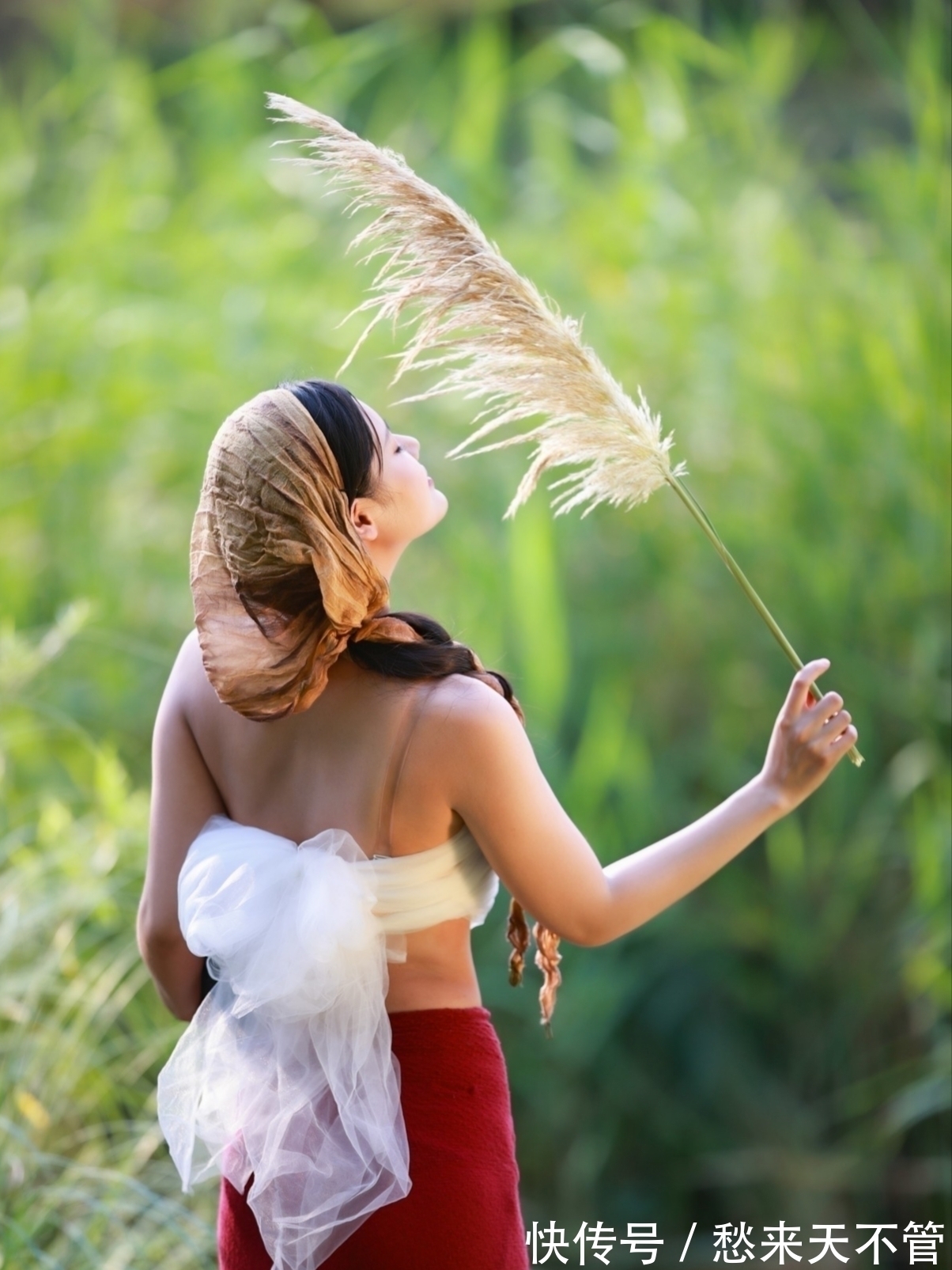 轻罗@原创对联·十二副丨扶醉相归明月夜,登高一望故乡云