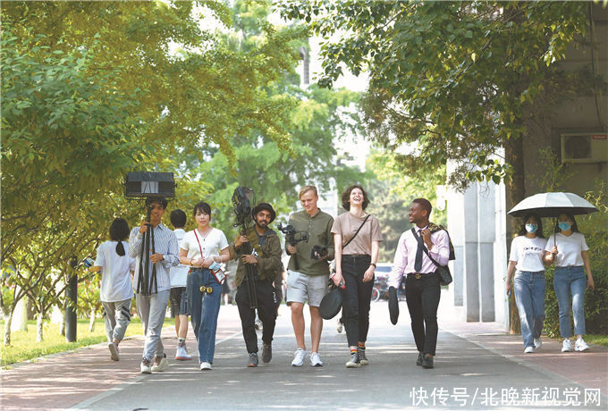 圆明园|北交大留学生自导自拍短视频，“大道之行”看中国