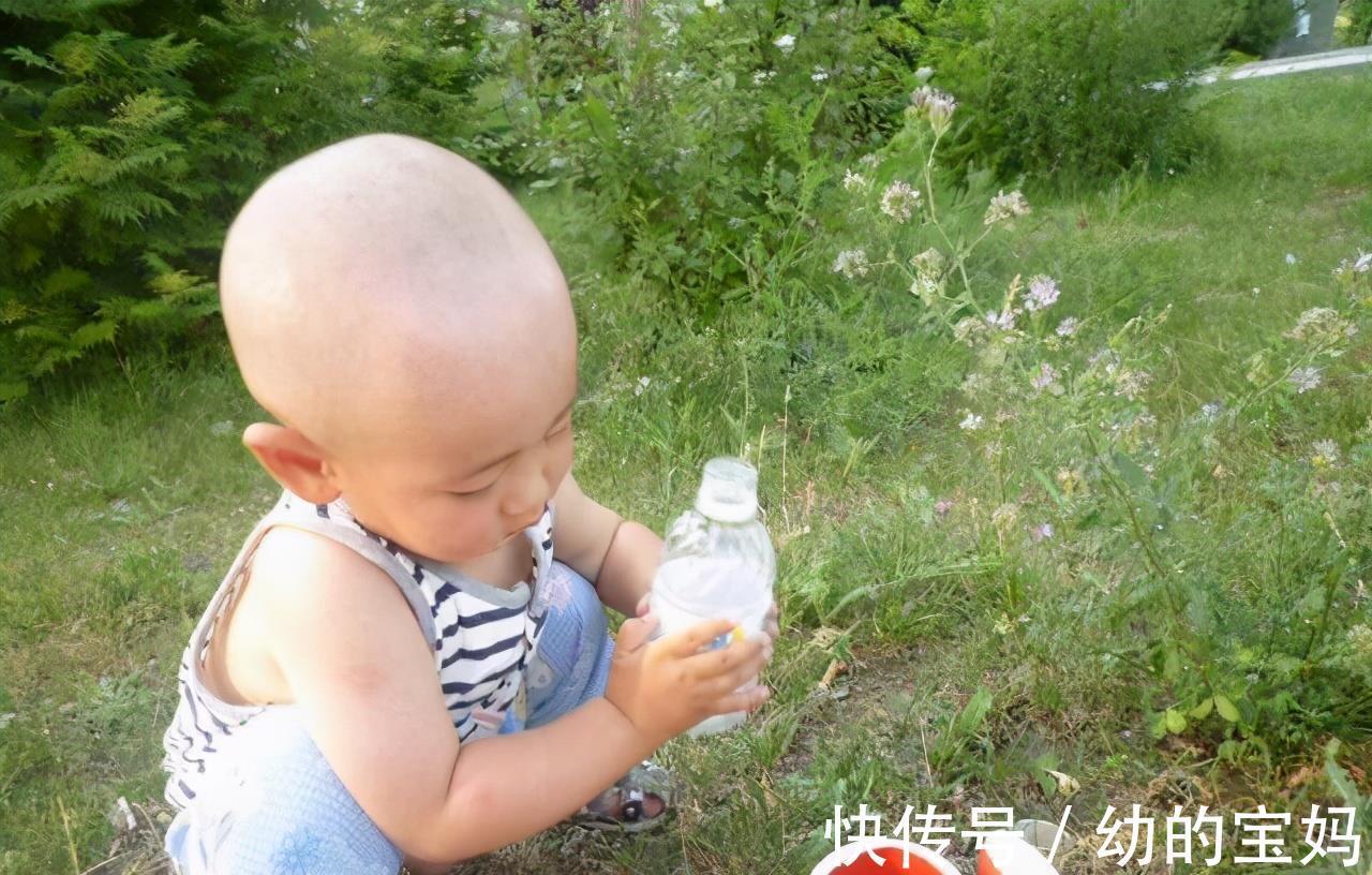 光头|夏天带娃的四个习惯,看似疼孩子其实是“坑娃”,妈妈奶奶快改正