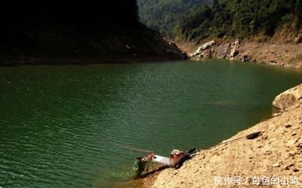 惊蛰之后钓浅滩，注意不是水浅就叫浅滩，这样的地形才有鱼群！