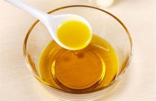 脂肪酸|花生油、菜籽油、豆油哪种营养高？一种油尽量不要吃，影响健康