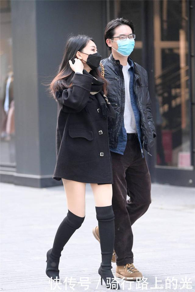 长靴就要选择高跟鞋，衬托苗条身材，还是要挑选细跟款式