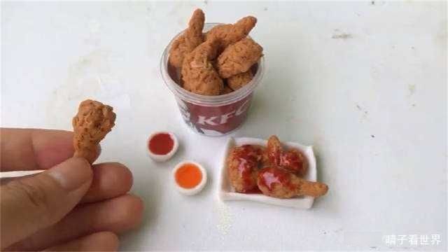 比例缩小|全球最小的肯德基,客人只能趴着取餐,生意异常火爆却吃不饱