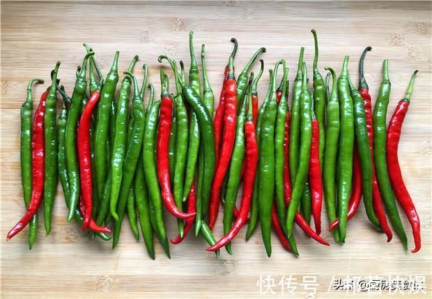 白酒|我家用了30年腌辣椒方法，一天就能吃，放一年不怕坏，爽脆入味