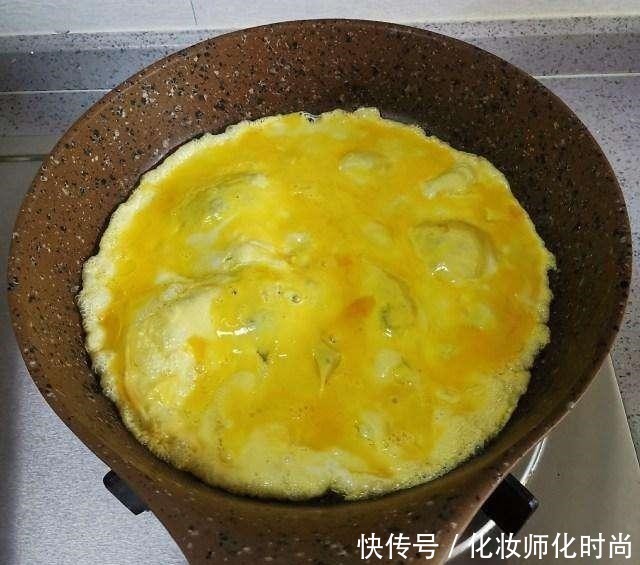 强健|它钙是鸡肉的6倍,再贵也要买,隔天吃一盘,骨骼强健,脑瓜聪明