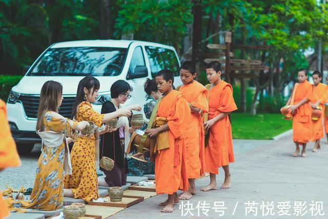 人文景观|老挝最温情的一道人文景观，持续千年，游客为此专门早起