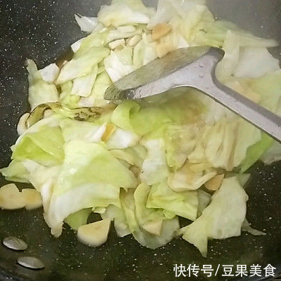 包菜|吃着比肉还鲜，嘴馋就吃包菜炒鸡蛋