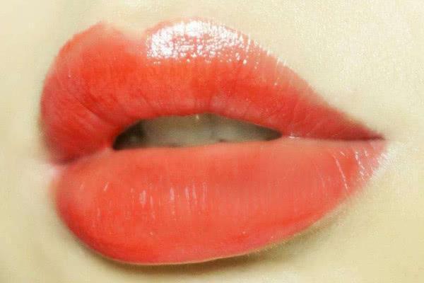 心理学|心理学选择你第一眼喜欢的口红,测试你身边有多少个男生喜欢你