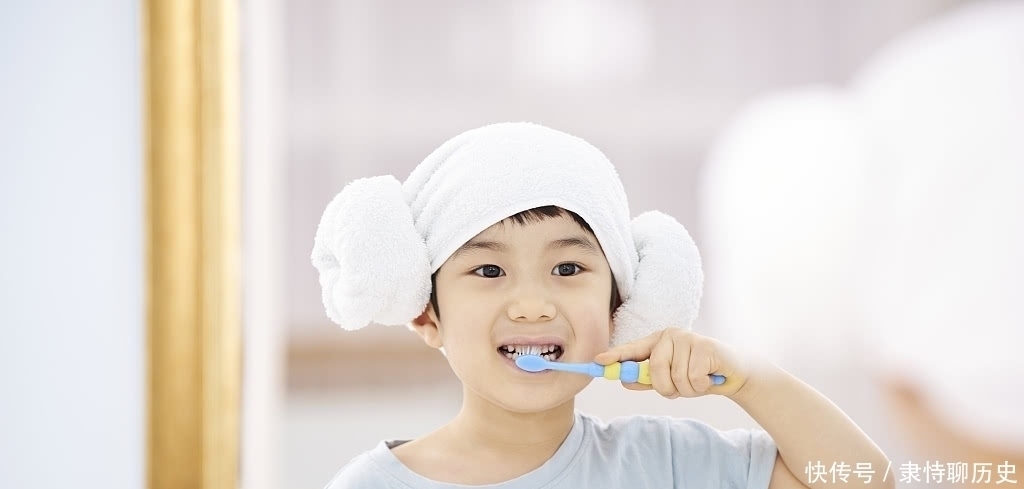 家长|三岁孩子不肯刷牙,家长巧妙应对,四种方法令孩子爱上刷牙