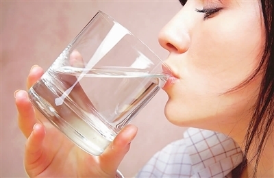 2016版|早晨空腹喝水特别养生专家提醒3点不注意,喝了也是白喝
