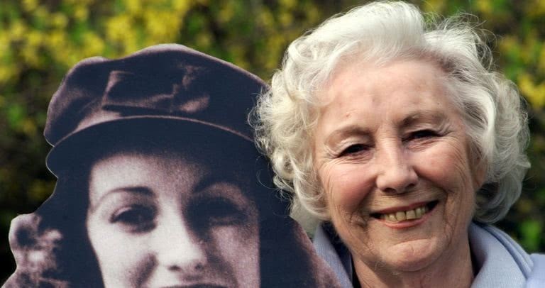 记忆|维拉·林恩夫人去世,享年103岁——照片中的记忆