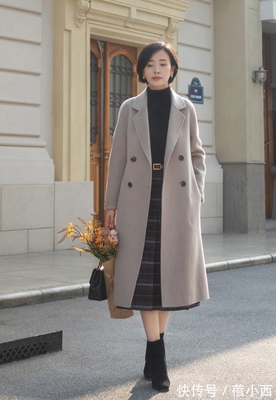 搭配|不管年纪如何,新年都得备上这些时髦的长款大衣,让你气场倍增!