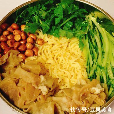 吃一次就爱上的麻酱肥牛拌面，味道绝了