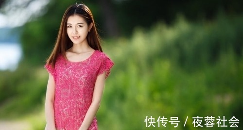 瘦影@七绝十二首:柔情缱绻人不语,眼底云波万里山