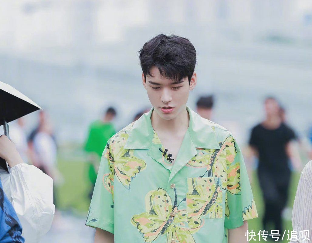 態度|龔俊參加《中餐廳》出意外，節目組態度引粉絲吐槽：好笑嗎？