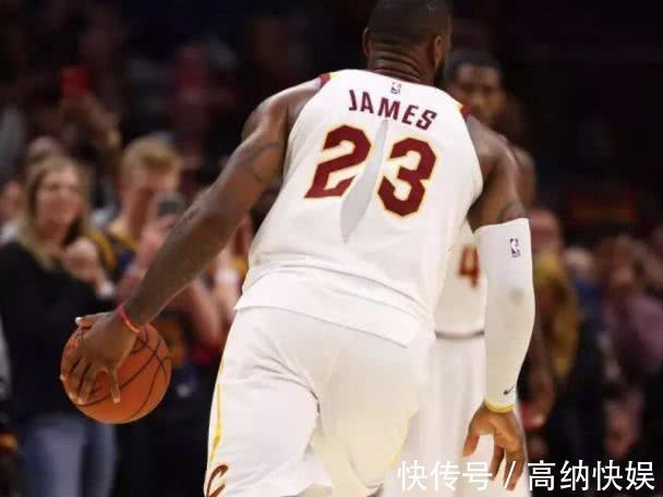 JR|NBA球星的另类拍卖品库里牙套拍出2万，JR球衣遭勇士球迷疯抢