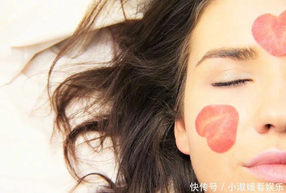 毛孔粗大如何缓解?专家建议做好这几点!