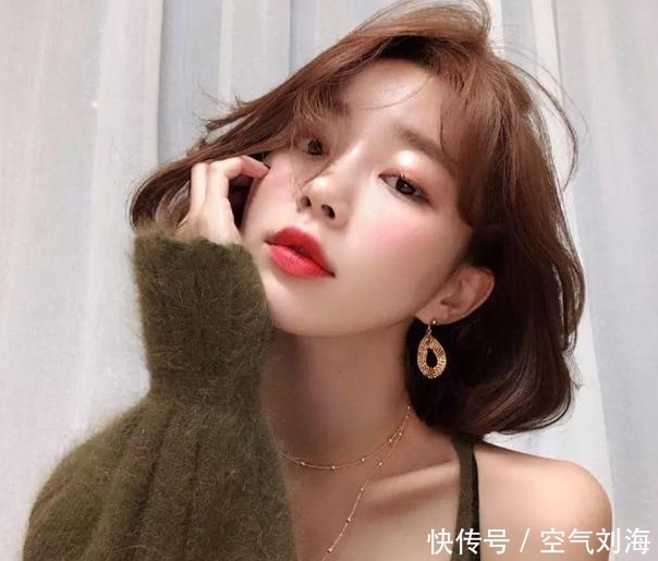 春节染什么颜色有气质又显皮肤白?头顶较高适合什么发型?