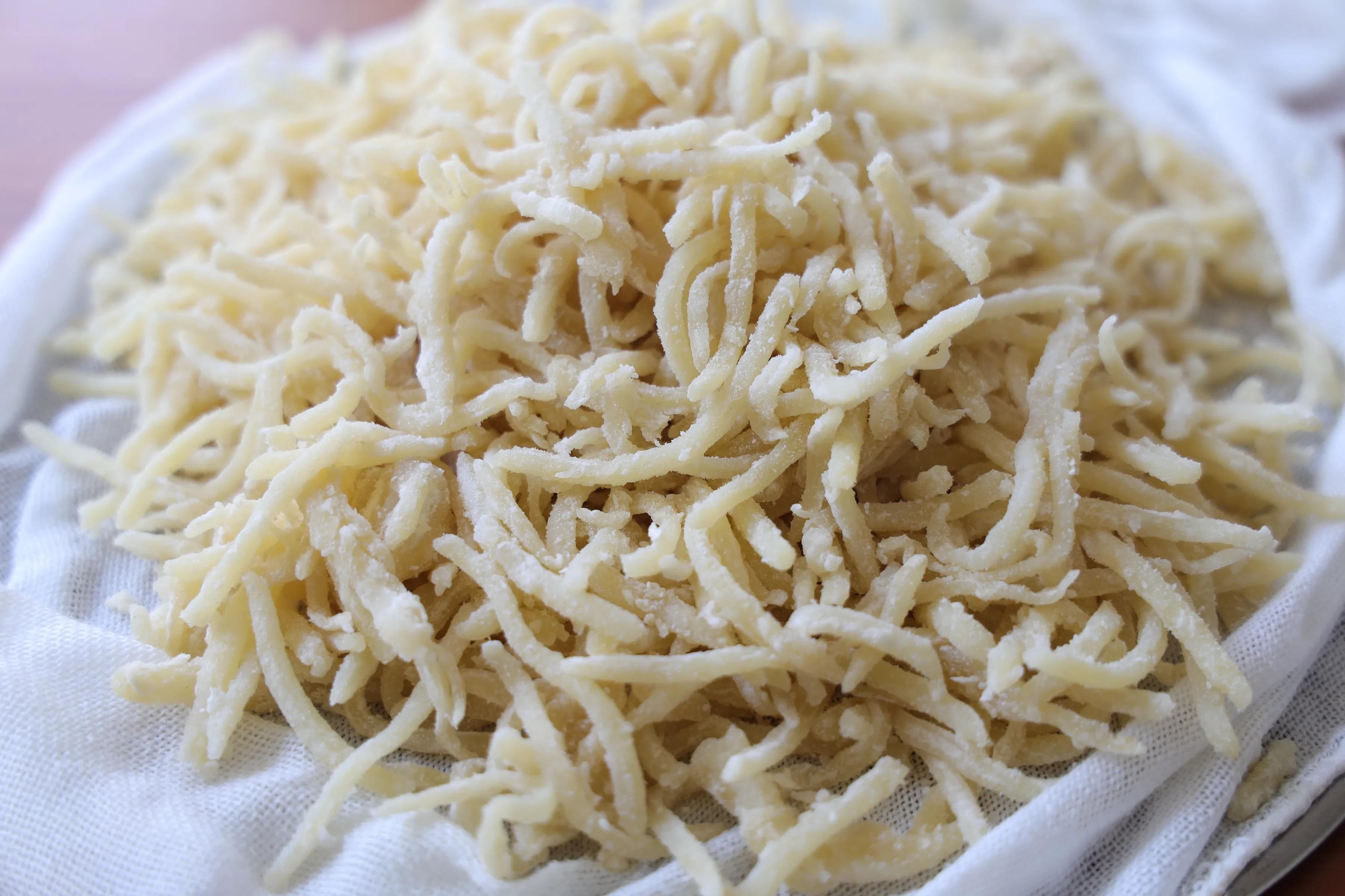 青菜|伏天，我家最爱的土豆吃法，炒一大锅，蔬菜主食都有，好吃又省事