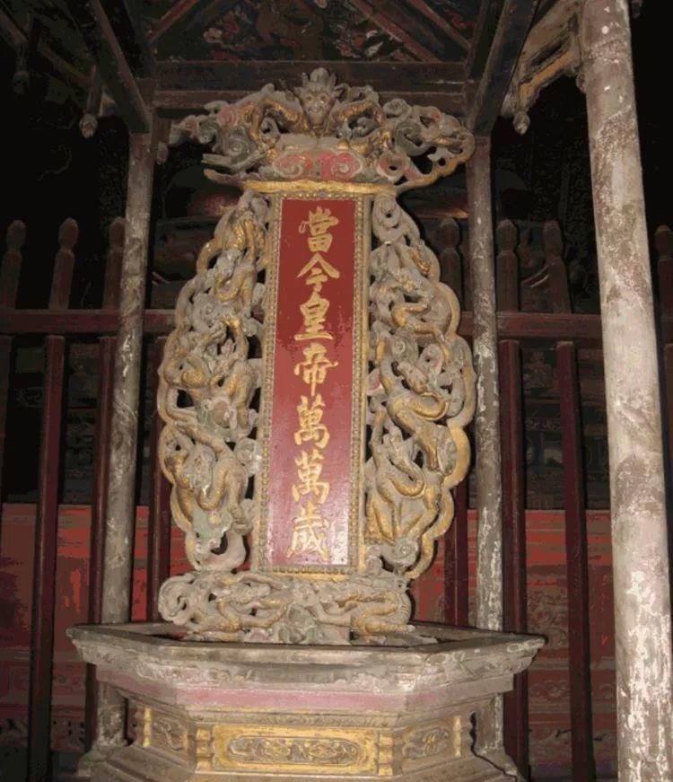 寺庙|中国“最奢侈”的寺庙，全寺用楠木建成，共雕刻有9999条龙