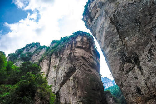 国内有两座“东南第一山”，都是国家5A级景区，你更欣赏哪个