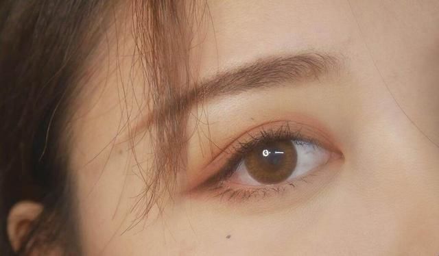 PK掉美妆界王者的竟是它？美瞳强势出圈的秘密