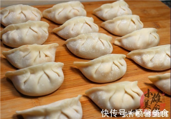 做饺子时，切记“2放2不放”，饺子鲜嫩多汁，调啥馅都香