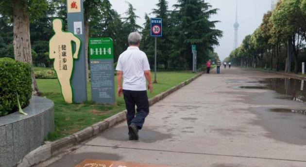 心脏病|每天走路步数越多越健康?忠告:超过“这个步数”,会适得其反