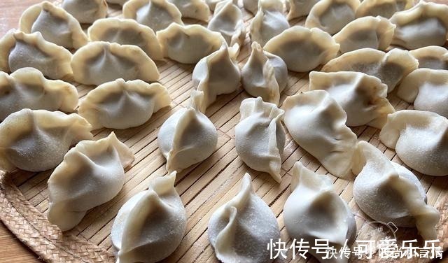 牛肉饺子这样调馅太好吃了,再贵也要吃,做法简单味道鲜香,解馋