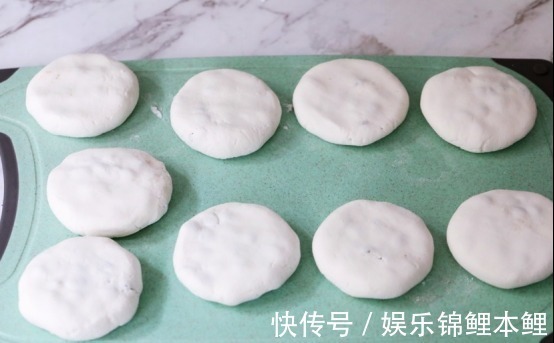 在家做低脂无油,绵密香甜红豆糯米糕,好吃美味又可口