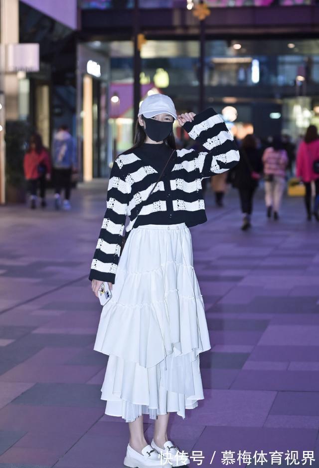 裙子|不能小看白色的裙子,早春搭配离不开,轻松穿出女神气质