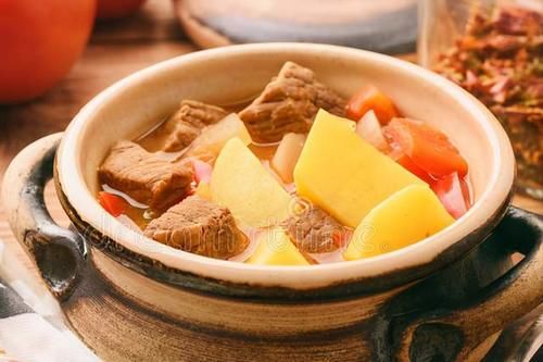 牛肉|炖牛肉还用焯水吗？20年大厨教你一招，牛肉软烂不柴，鲜美无腥味