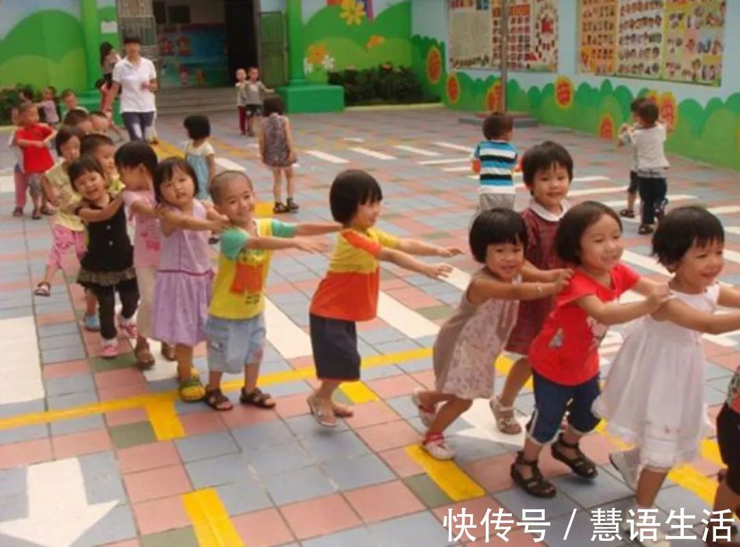 小明|新型冷暴力正在幼儿园蔓延,娃受了委屈只能忍气吞声,你却未察觉