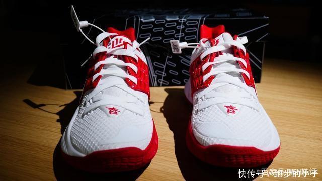 600块前后掌双气垫!Nike再次诠释团队款比签名鞋好