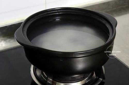 南瓜|多做两步,煮一锅金黄浓稠的南瓜粥,和买的一样好喝,很适合冬天