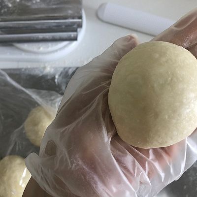 葡萄干椰蓉小面包