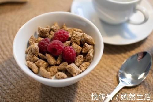 全麦面包|这 9 种健康食物让你越吃越胖,减肥路上 99% 的人都吃错了!