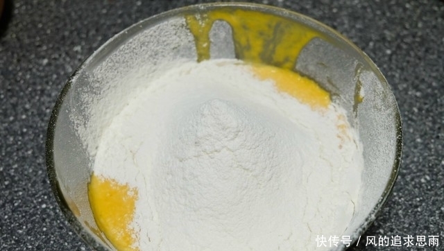 南瓜和|早餐蛋糕自己做,用料简单做法更简单,不用烤箱更轻松,香甜美味