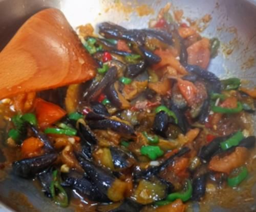 打工人都爱吃的红烧茄子，比吃肉还香，味道鲜嫩开胃
