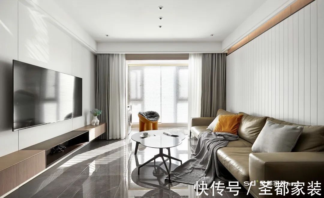 阳台|独居是一个人的狂欢：93㎡三室两厅家装阳台爆改休闲区