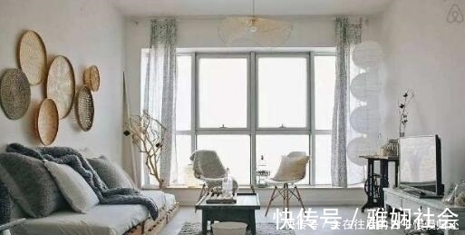 地面|越来越多人家里地面不铺瓷砖了,聪明人都用它替代,实用又省钱