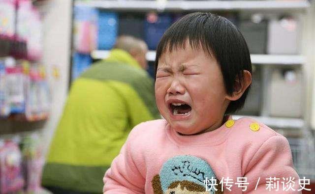 妈妈|妈妈别打了,我不买了,6岁女孩痛哭求饶,父母情绪失控有多可怕