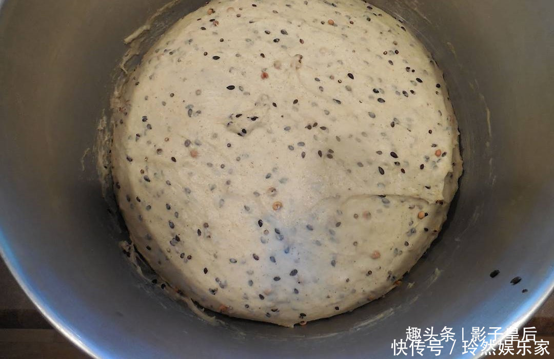 比馒头简单,比包子好吃,我家隔三差五做一次,一出锅就抢光!