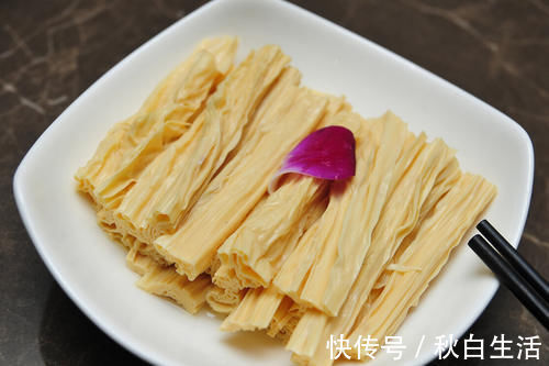 腐竹泡|泡腐竹，切记别用清水泡，教你一招，5分钟泡好，柔软筋道没硬芯