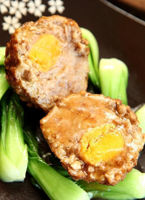 狮子头都吃过,但是你吃过有蛋黄的吗?色香味俱全,大人小孩最爱