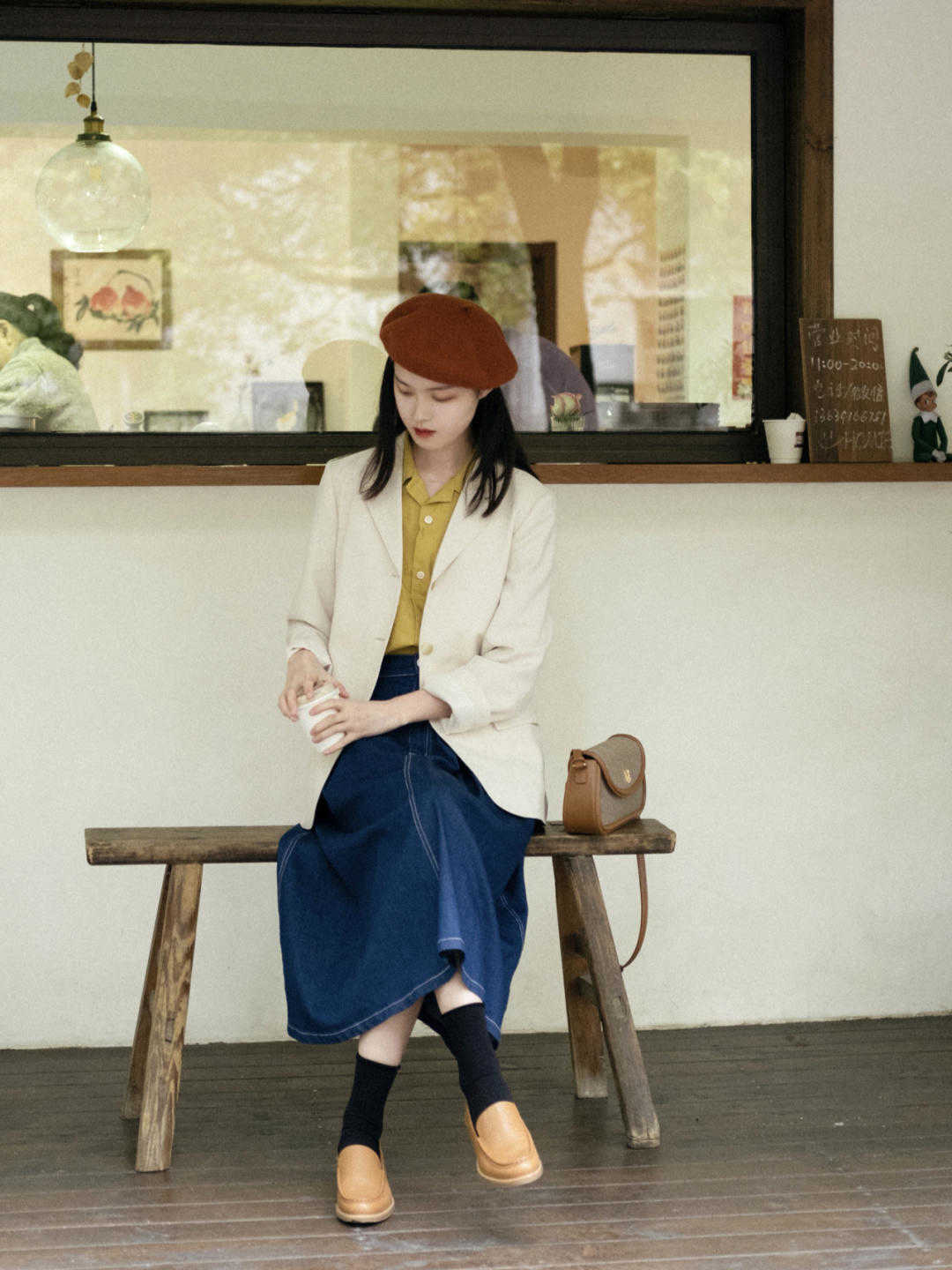 西服|初秋,身穿白色衬衫配黑色西装裤,让你自信又漂亮,秒变初恋女友