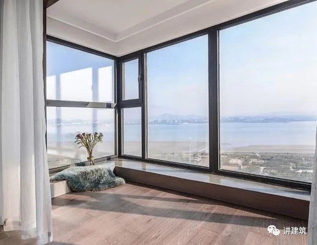 防腐木|阳台贴瓷砖的时代已过去,现在都这样装修,新颖实用,美爆了