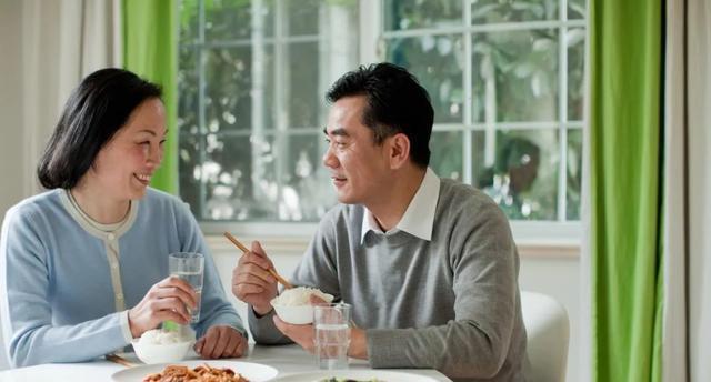 懂得|45岁后，懂得吃很重要！建议：早餐“三忌口”、晚餐“四不要”！